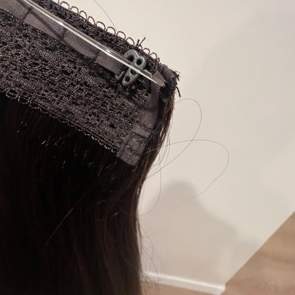 Human halo extensions .comes new in box. 20” in length 100grams of hair - Picture 3 of 5